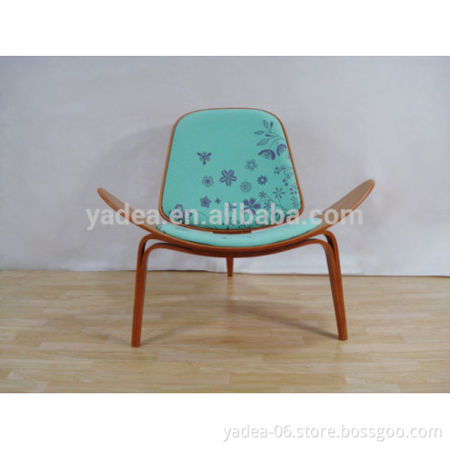Wood furniture Wegner 3 legs CH07 Shell Chair for hotel / living room